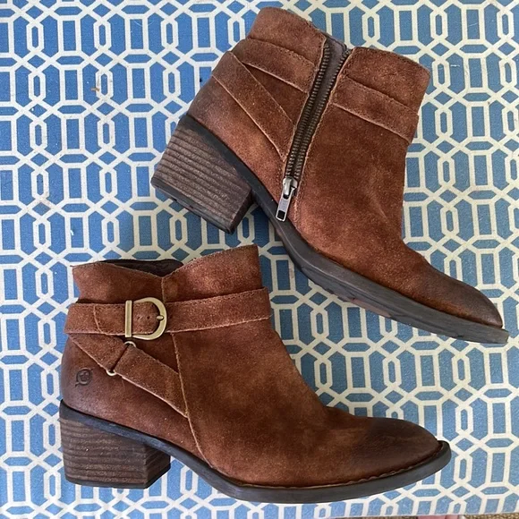 Born Binghamton Womens distressed leather booties. EUC 9.5 - Picture 3 of 12